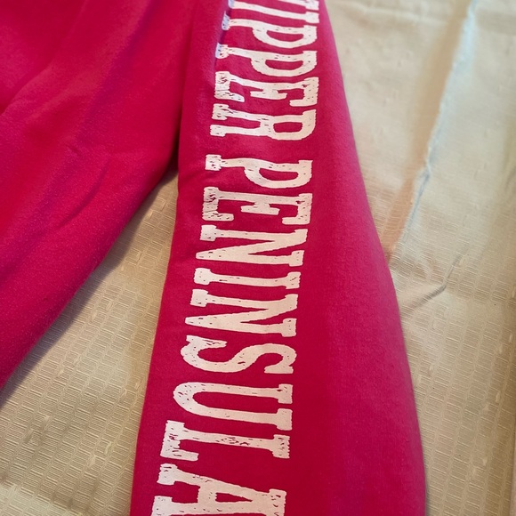 Pink size XL women’s Upper Peninsula  hoodie. - Picture 3 of 7